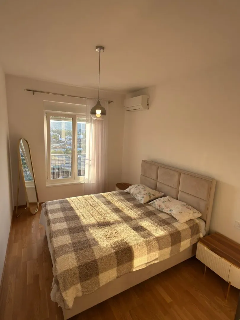 Izdavanje, dvosoban stan, 65m², Stari Aerodrom, Podgorica