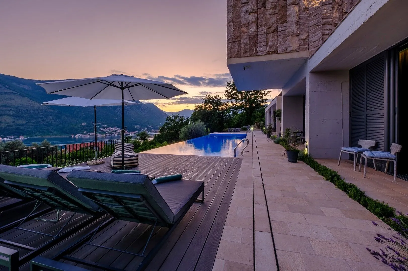 Sale, house, 419m², Dobrota, Kotor