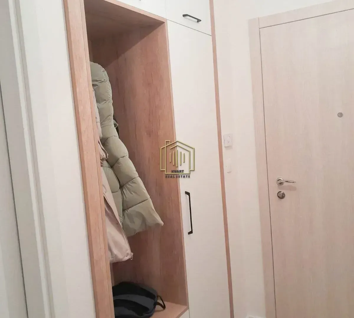 Izdavanje, jednosoban stan, 42m², Pobrežje, Podgorica