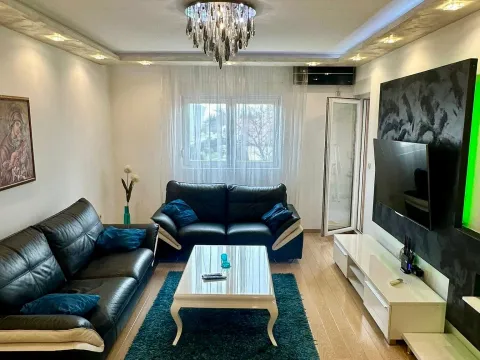 Izdavanje, trosoban stan, 76m², City Kvart, Podgorica - image 2