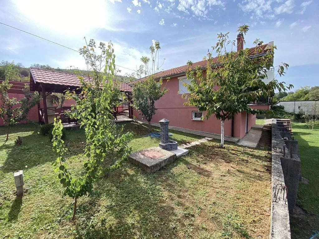 Rent, four bedroom apartment, 175m², Gornja Gorica, Podgorica