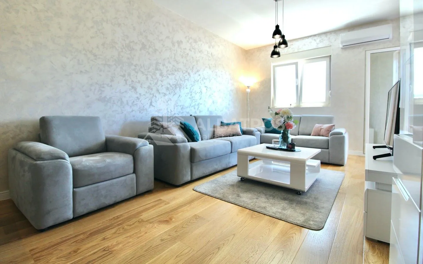 Daily-rent, one bedroom apartment, 51m², Centar, Bar