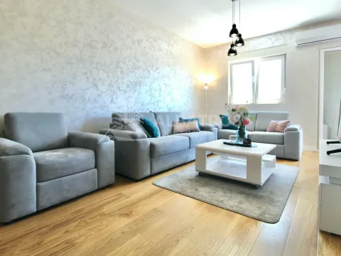 Daily-rent, one bedroom apartment, 51m², Centar, Bar - image 4