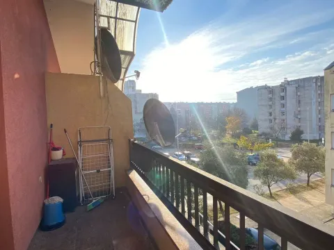 Izdavanje, jednosoban stan, 50m², City Kvart, Podgorica - image 1