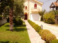 Izdavanje, kuća, 250m², Donja Gorica, Podgorica - image 1