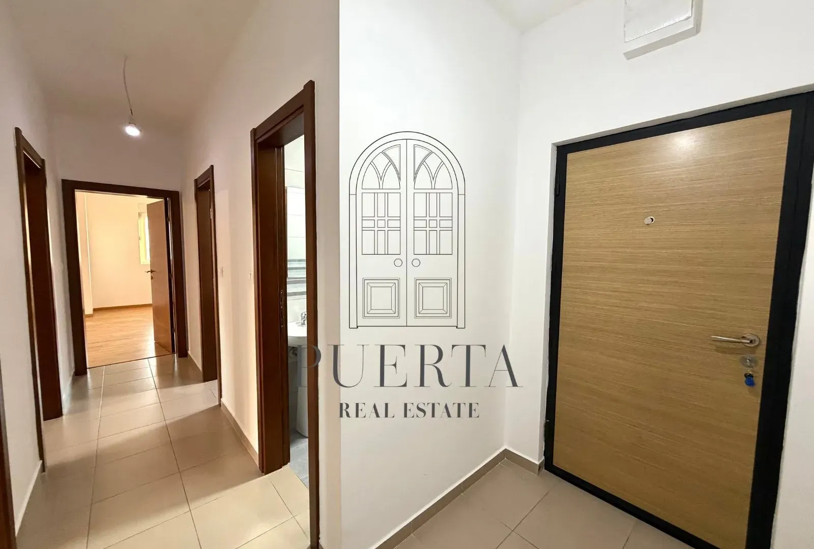 Prodaja, dvosoban stan, 73m², Tuški Put, Podgorica