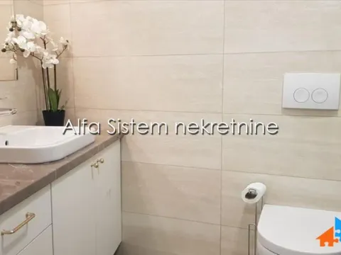 Izdavanje, četvorosoban stan, 89m², Južni Bulevar, Vračar Sve Podlokacije - image 17