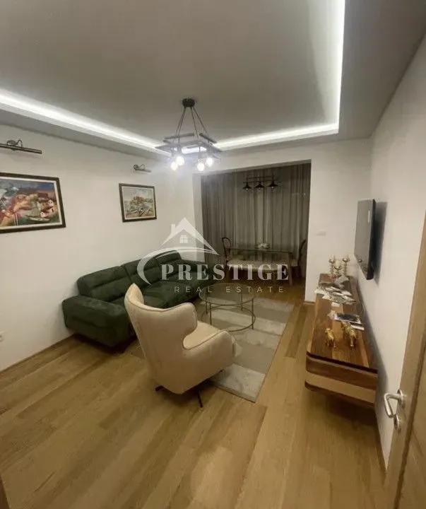Izdavanje, dvosoban stan, 68m², Centar, Podgorica