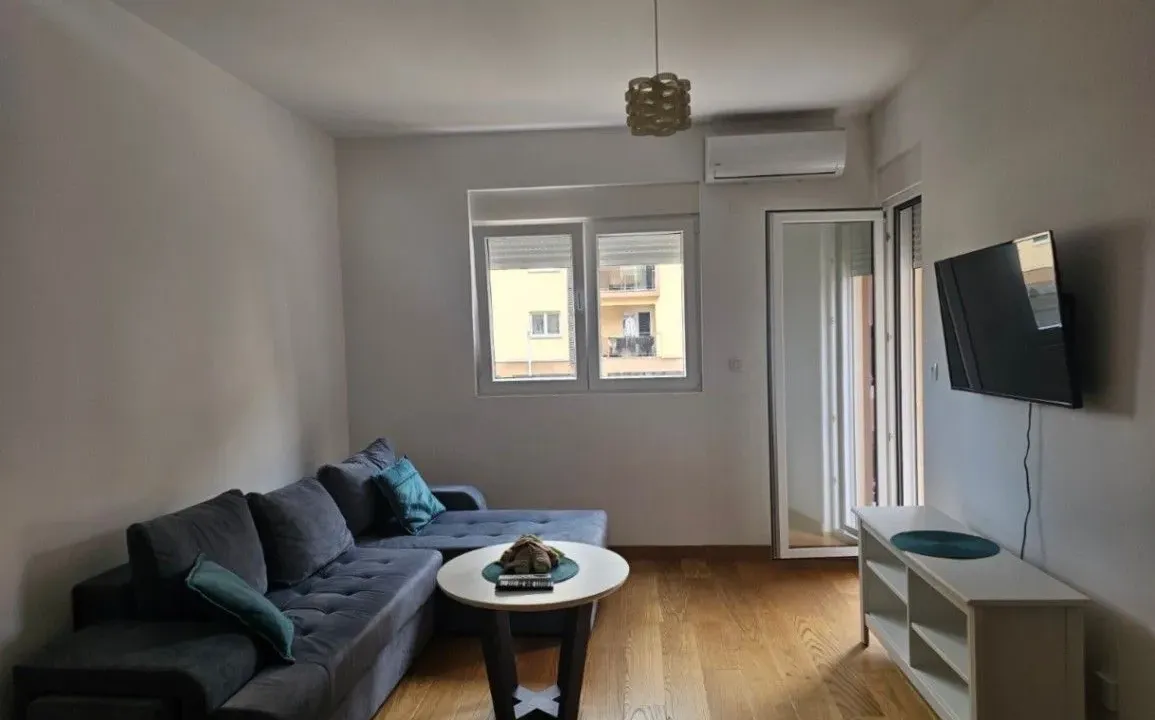 Izdavanje, jednosoban stan, 45m², City Kvart, Podgorica