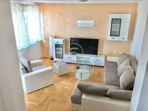 Izdavanje, trosoban stan, 84m2, Nova Detelinara, Novi Sad, Novi Sad