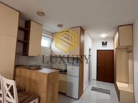 Izdavanje, garsonjera, 33m², City Kvart, Podgorica - image 2