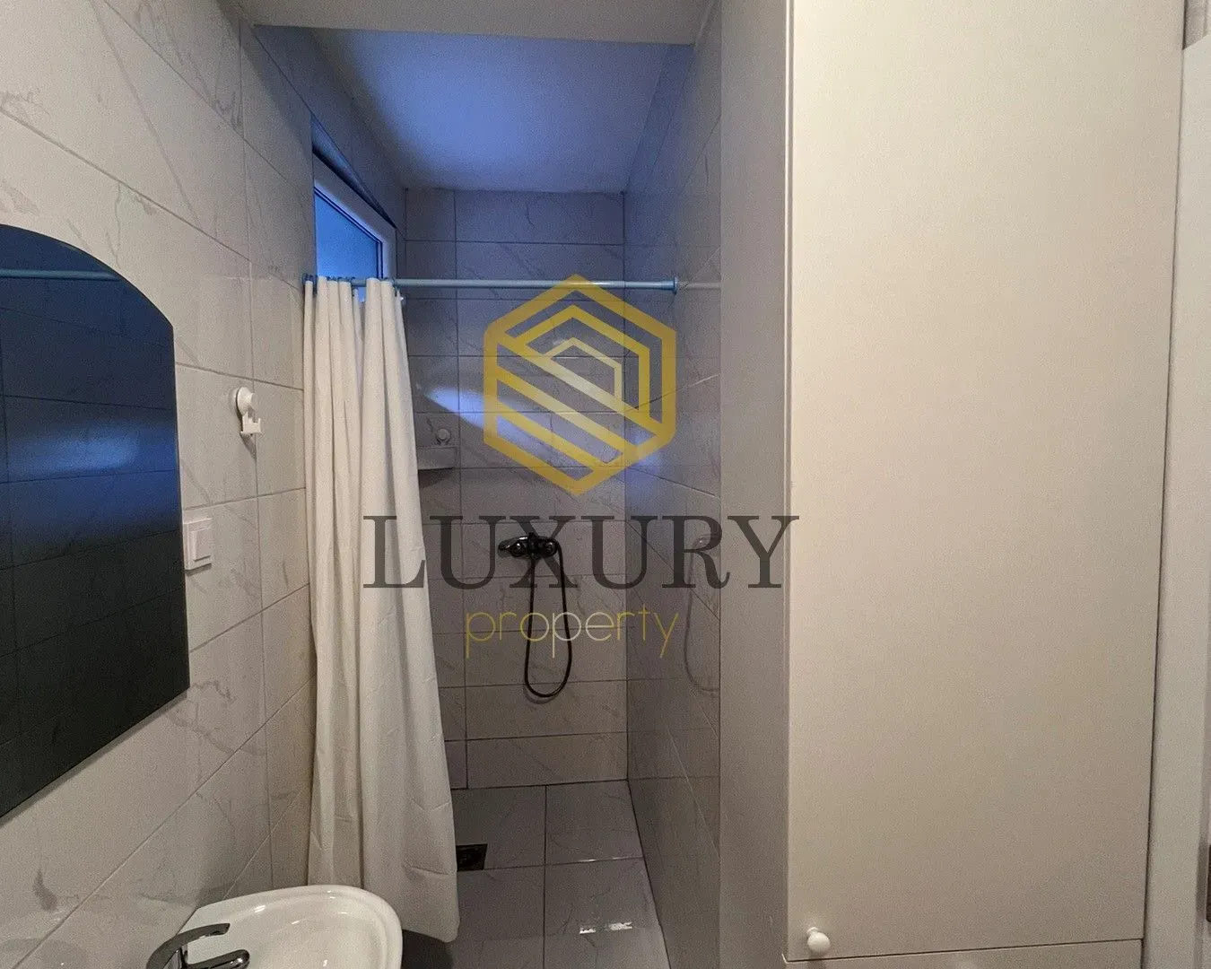 Izdavanje, garsonjera, 33m², City Kvart, Podgorica
