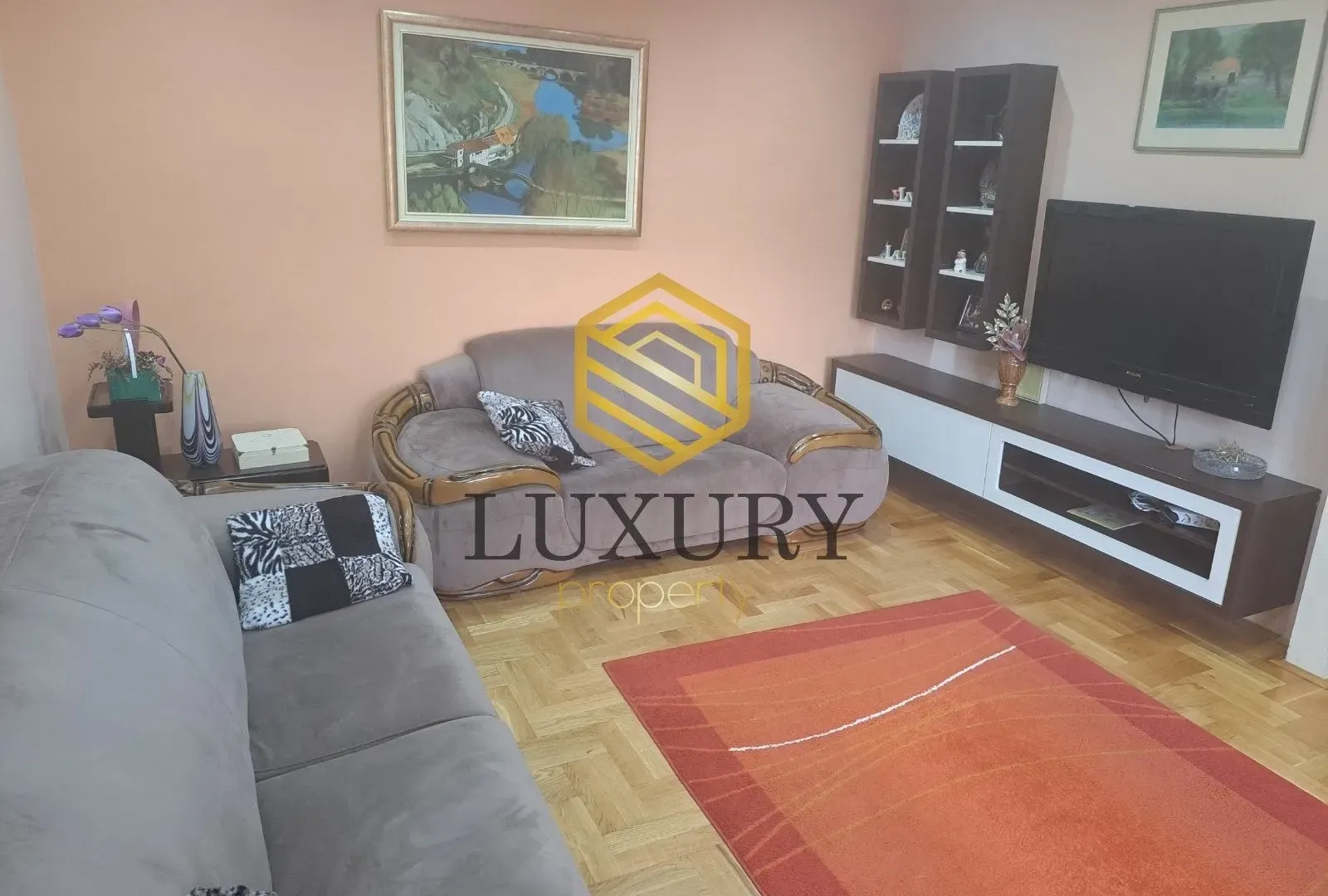 Izdavanje, jednosoban stan, 63m², Blok 6, Podgorica