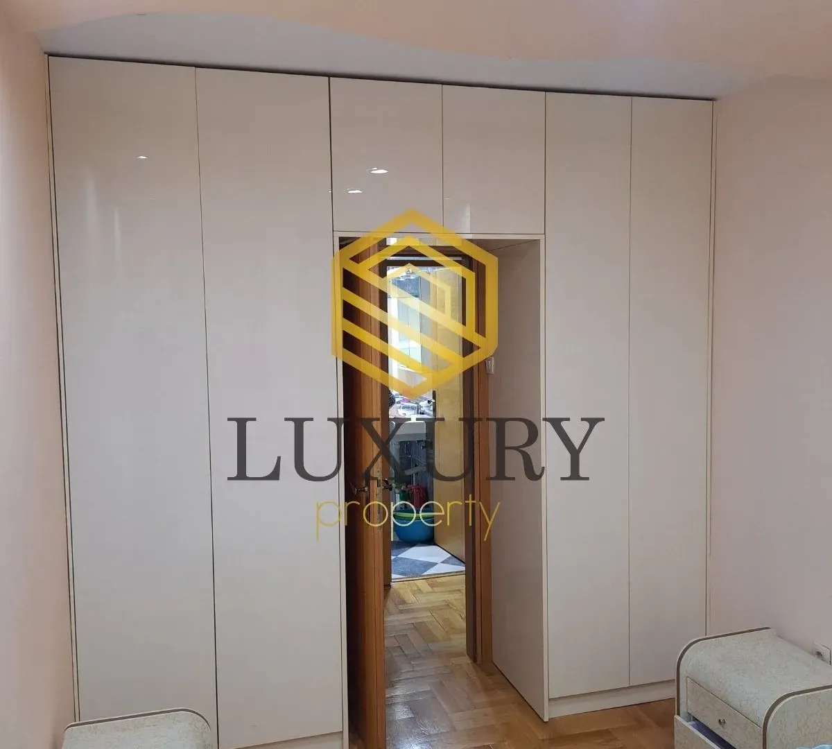 Izdavanje, jednosoban stan, 63m², Blok 6, Podgorica