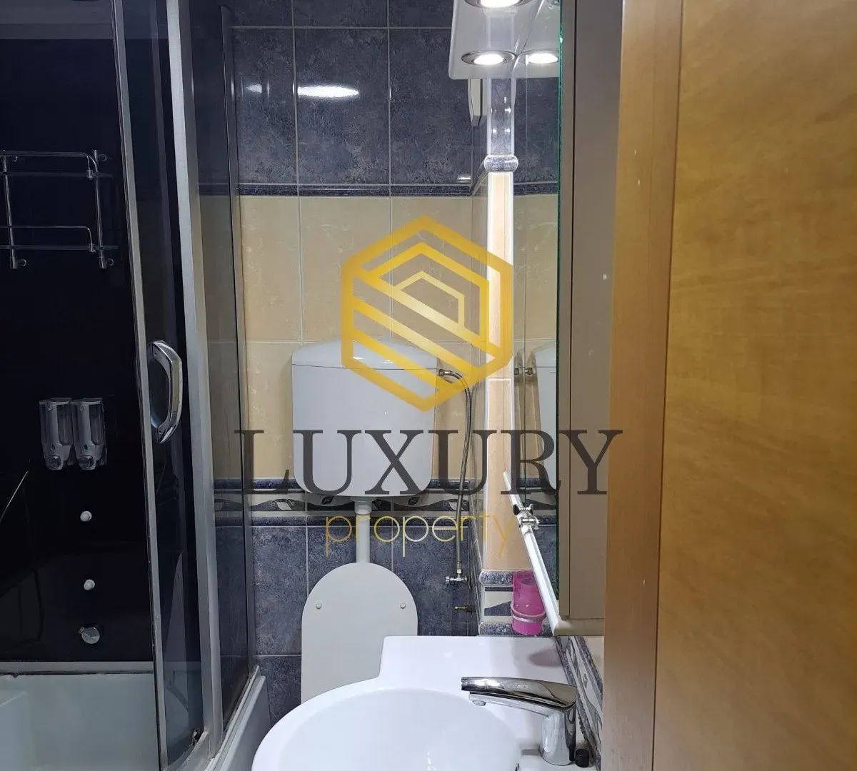 Izdavanje, jednosoban stan, 63m², Blok 6, Podgorica