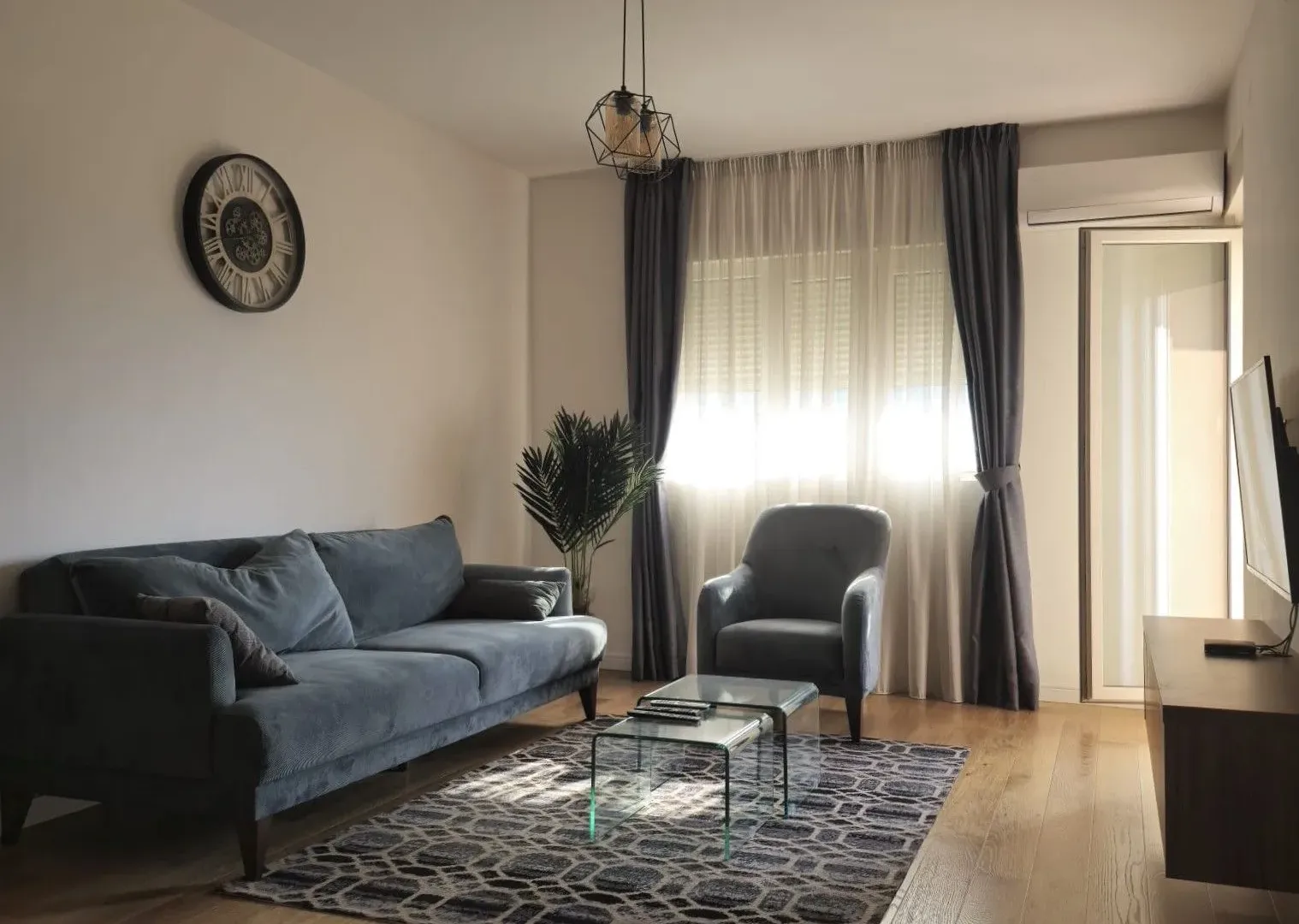 Rent, one bedroom apartment, 54m², Central Point, Podgorica