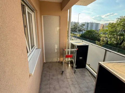 Rent, two bedroom apartment, 68m², City Kvart, Podgorica - image 13