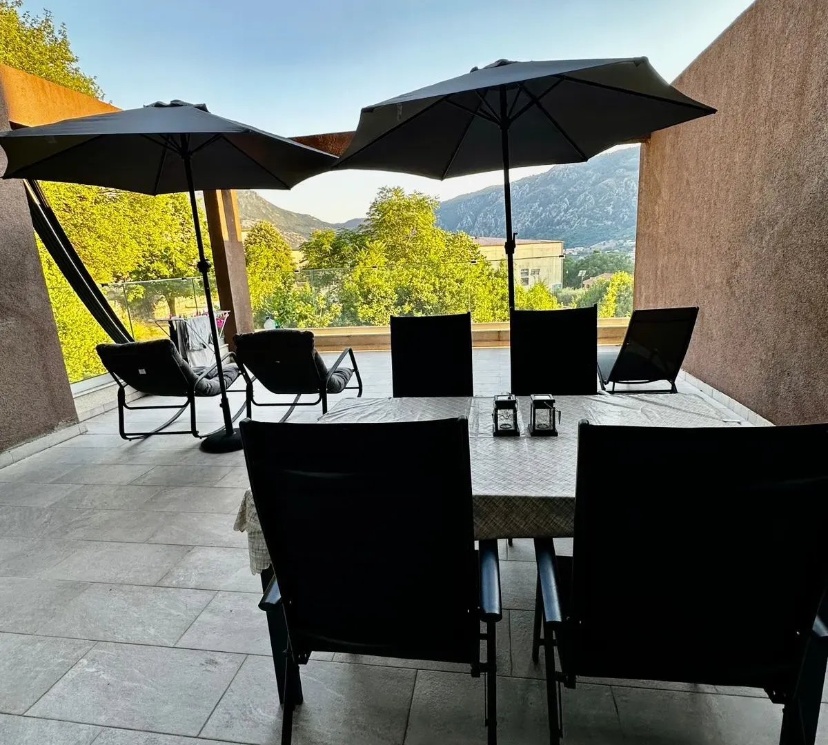 Rent, one bedroom apartment, 90m², Dobrota, Kotor