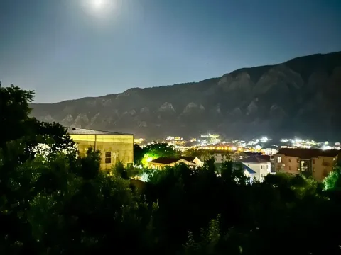 Izdavanje, jednosoban stan, 90m², Dobrota, Kotor - image 11