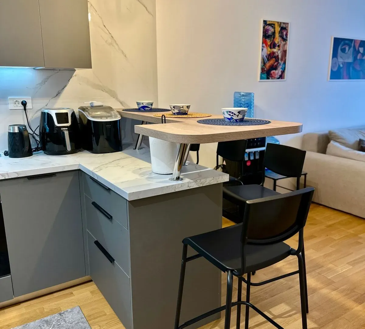 Rent, one bedroom apartment, 90m², Dobrota, Kotor