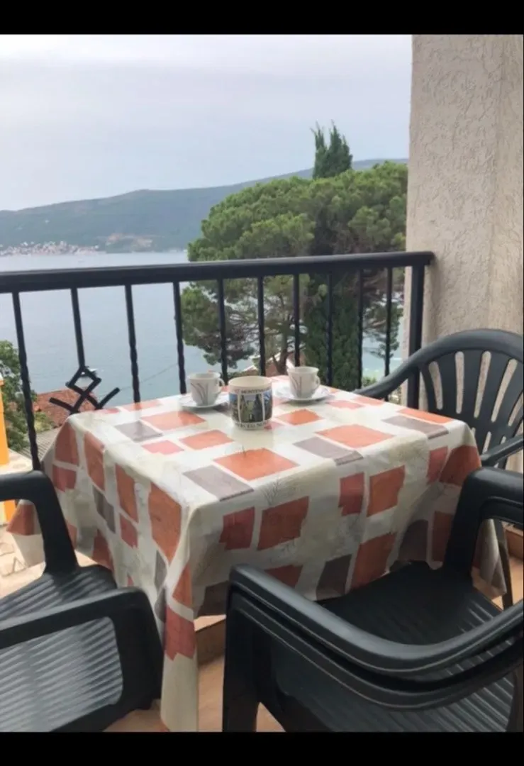 Rent, one bedroom apartment, 40m², Bijela, Herceg Novi