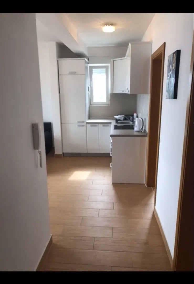 Izdavanje, jednosoban stan, 40m², Bijela, Herceg Novi