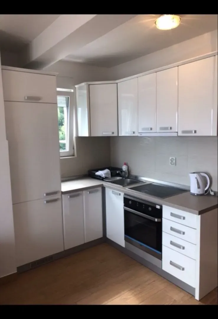 Izdavanje, jednosoban stan, 40m², Bijela, Herceg Novi