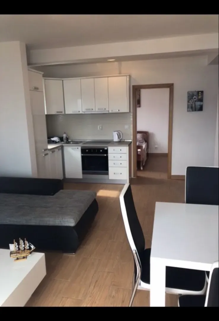 Izdavanje, jednosoban stan, 40m², Bijela, Herceg Novi
