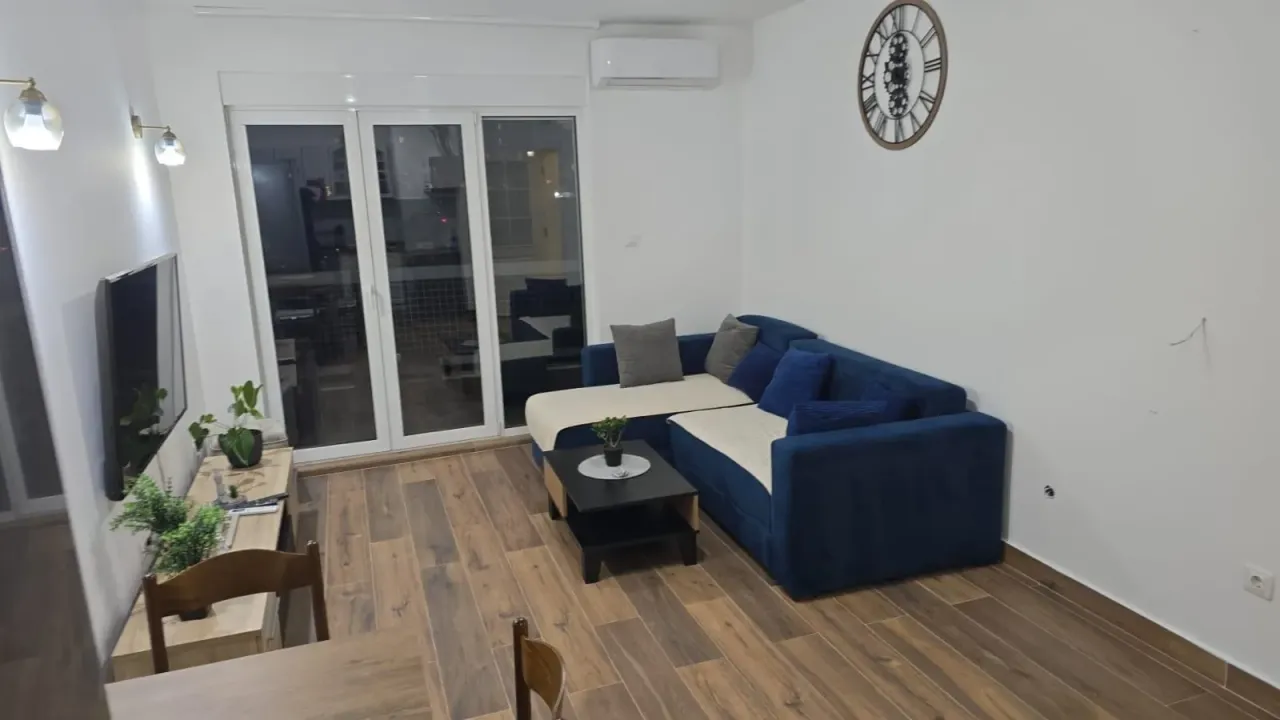 Izdavanje, jednosoban stan, 45m², Stari Aerodrom, Podgorica