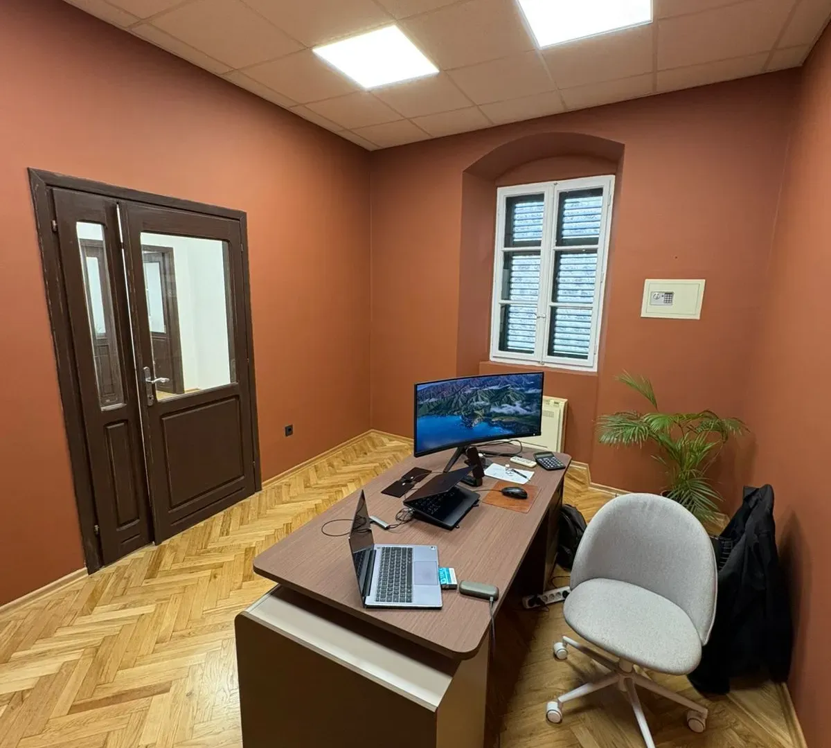 Rent, office space, 55m², Stari Grad Kotor, Kotor