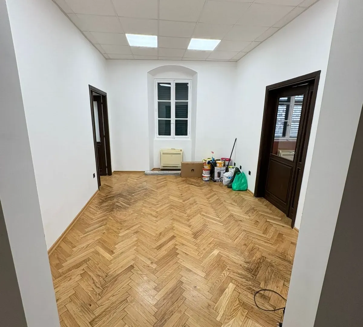 Rent, office space, 55m², Stari Grad Kotor, Kotor
