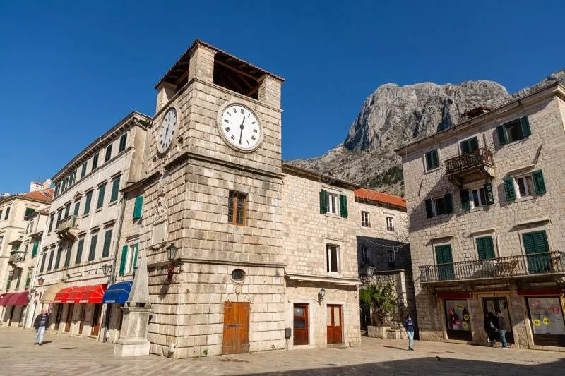 Izdavanje, poslovni prostor, 55m², Stari Grad Kotor, Kotor