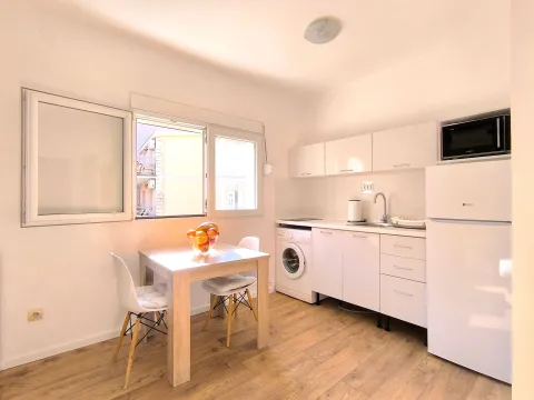 Rent, one bedroom apartment, 35m², Lazi, Budva - image 4