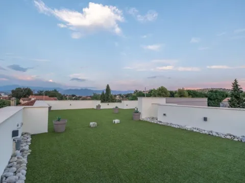 Rent, house, 180m², Donja Gorica, Podgorica - image 18