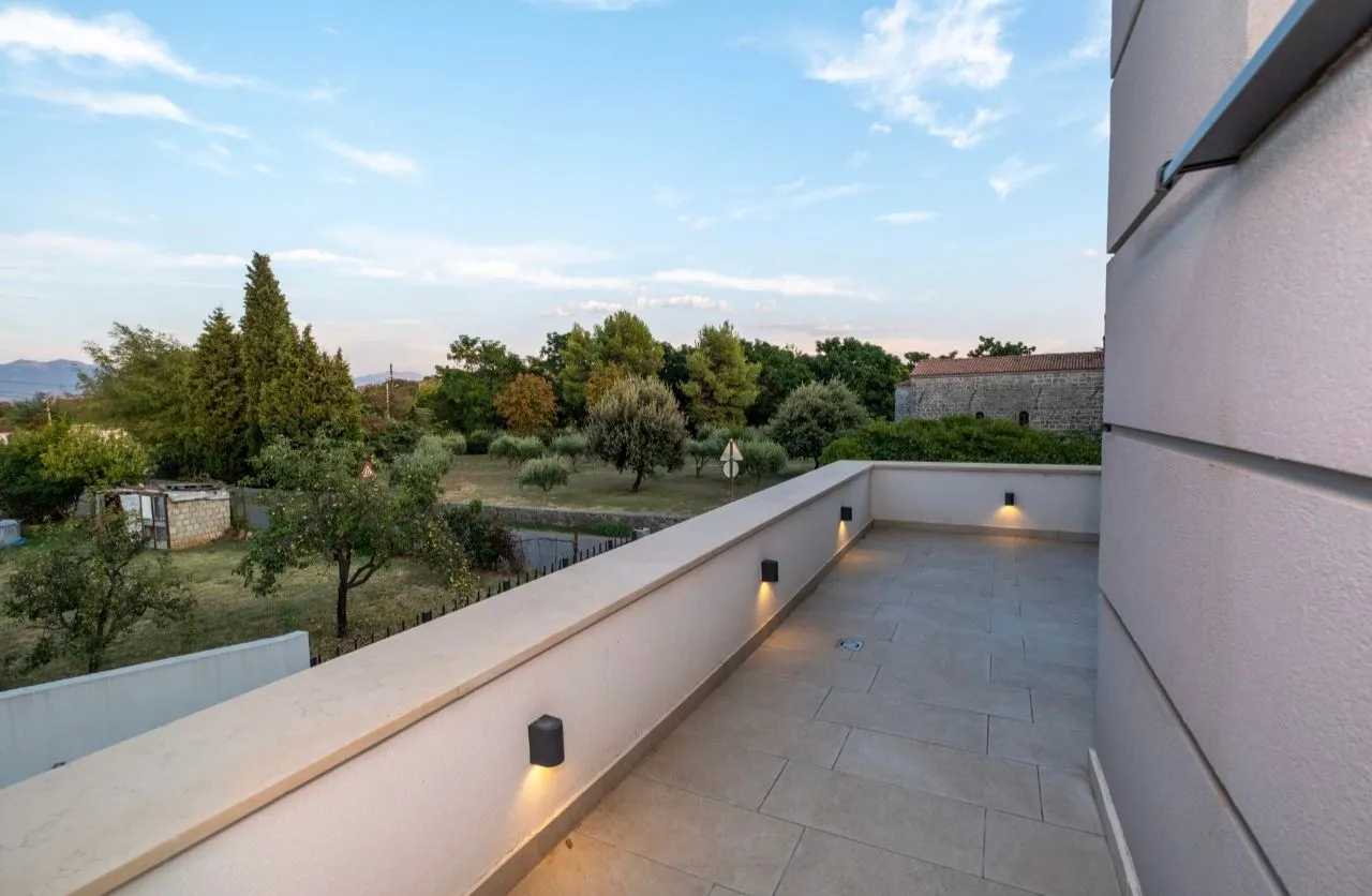 Rent, house, 180m², Donja Gorica, Podgorica