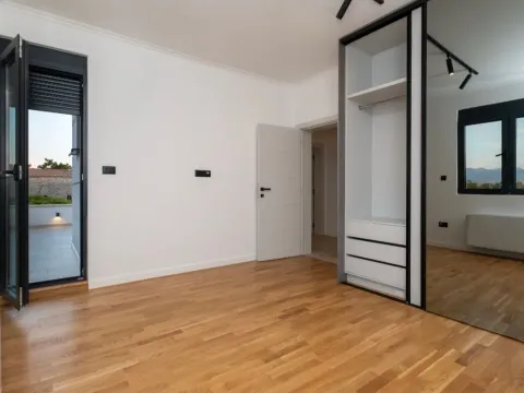Rent, house, 180m², Donja Gorica, Podgorica - image 11