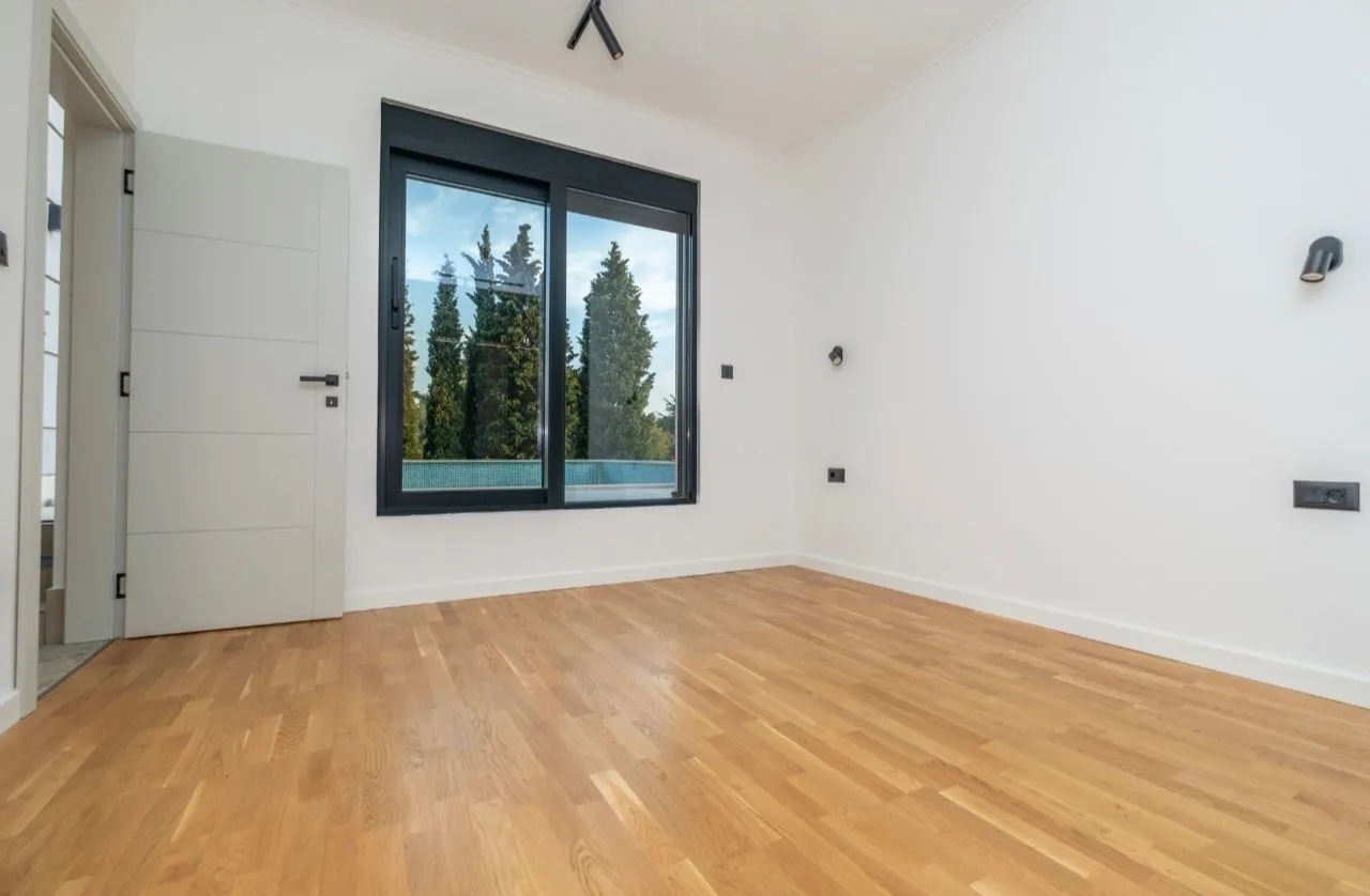 Rent, house, 180m², Donja Gorica, Podgorica