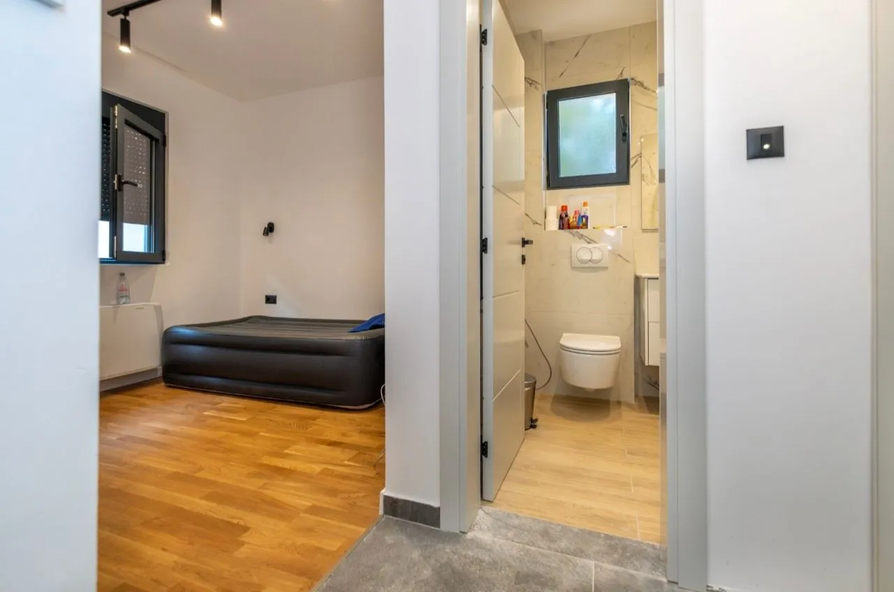 Rent, house, 180m², Donja Gorica, Podgorica