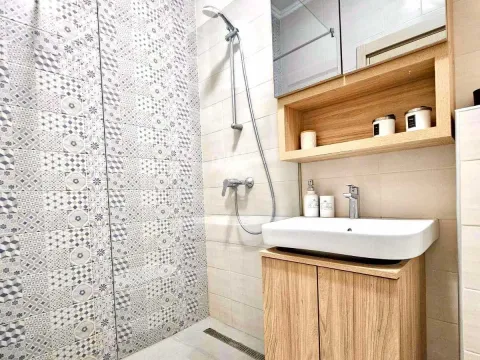 Izdavanje, jednosoban stan, 45m², Blok 6, Podgorica - image 8