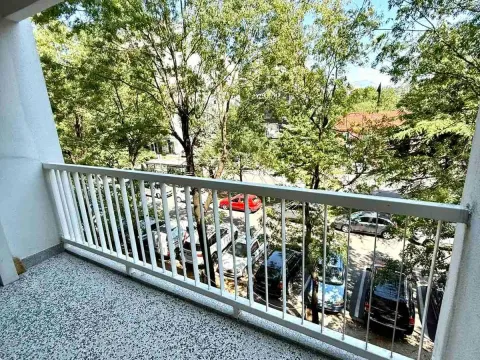 Rent, three bedroom apartment, 100m², Pejton, Podgorica - image 12