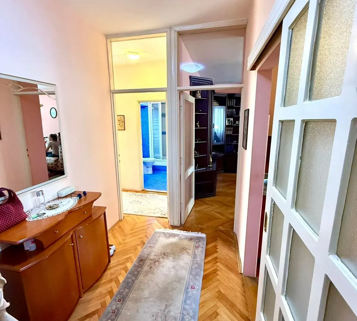 Prodaja, trosoban stan, 100m², Pejton, Podgorica