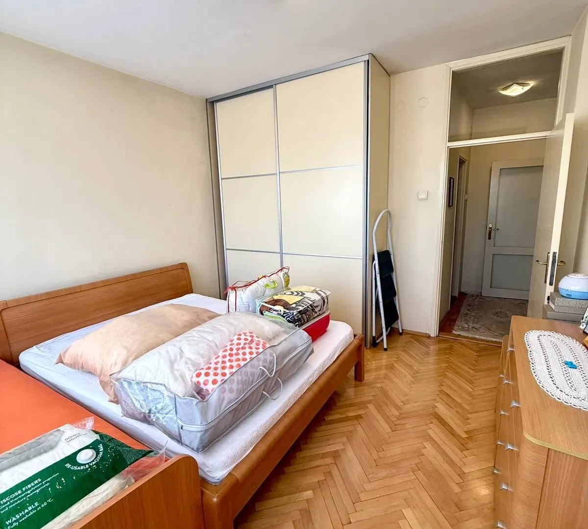 Prodaja, trosoban stan, 100m², Pejton, Podgorica