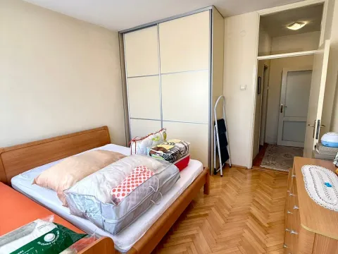 Rent, three bedroom apartment, 100m², Pejton, Podgorica - image 10