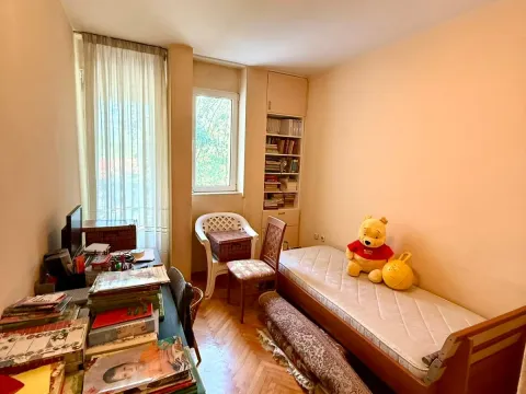 Rent, three bedroom apartment, 100m², Pejton, Podgorica - image 9