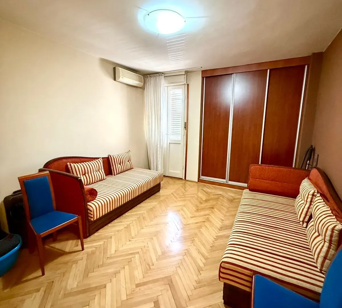 Prodaja, trosoban stan, 100m², Pejton, Podgorica