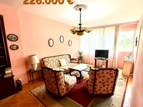 Rent, three bedroom apartment, 100m², Pejton, Podgorica - image 4