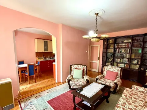 Rent, three bedroom apartment, 100m², Pejton, Podgorica - image 3