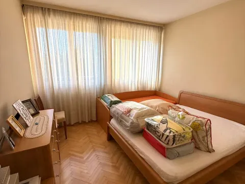 Rent, three bedroom apartment, 100m², Pejton, Podgorica - image 8