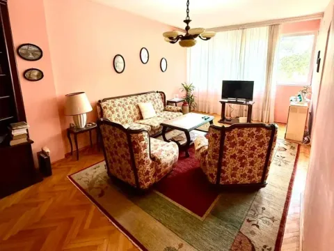 Rent, three bedroom apartment, 100m², Pejton, Podgorica - image 1
