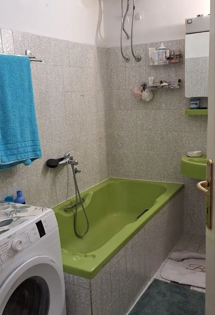 Prodaja, trosoban stan, 104m², Centar, Novi Sad